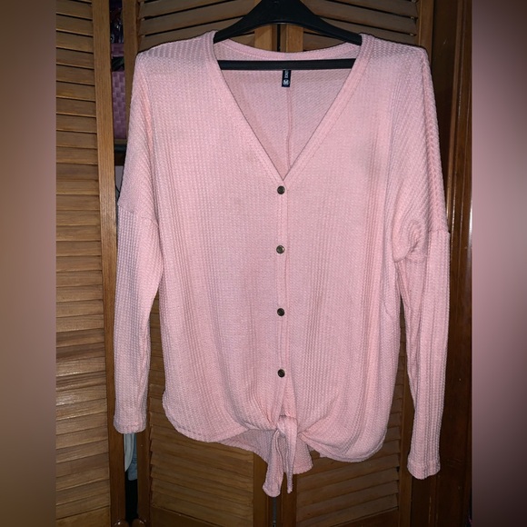 Thermal button down tie top. - Picture 1 of 3